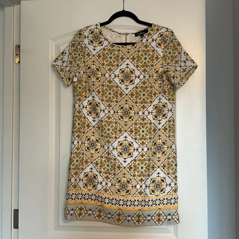 Women’s Lulus Floral Deco Shift Dress in Yellow - Size Small
